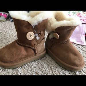 New, authentic UGG boots size 6 toddler